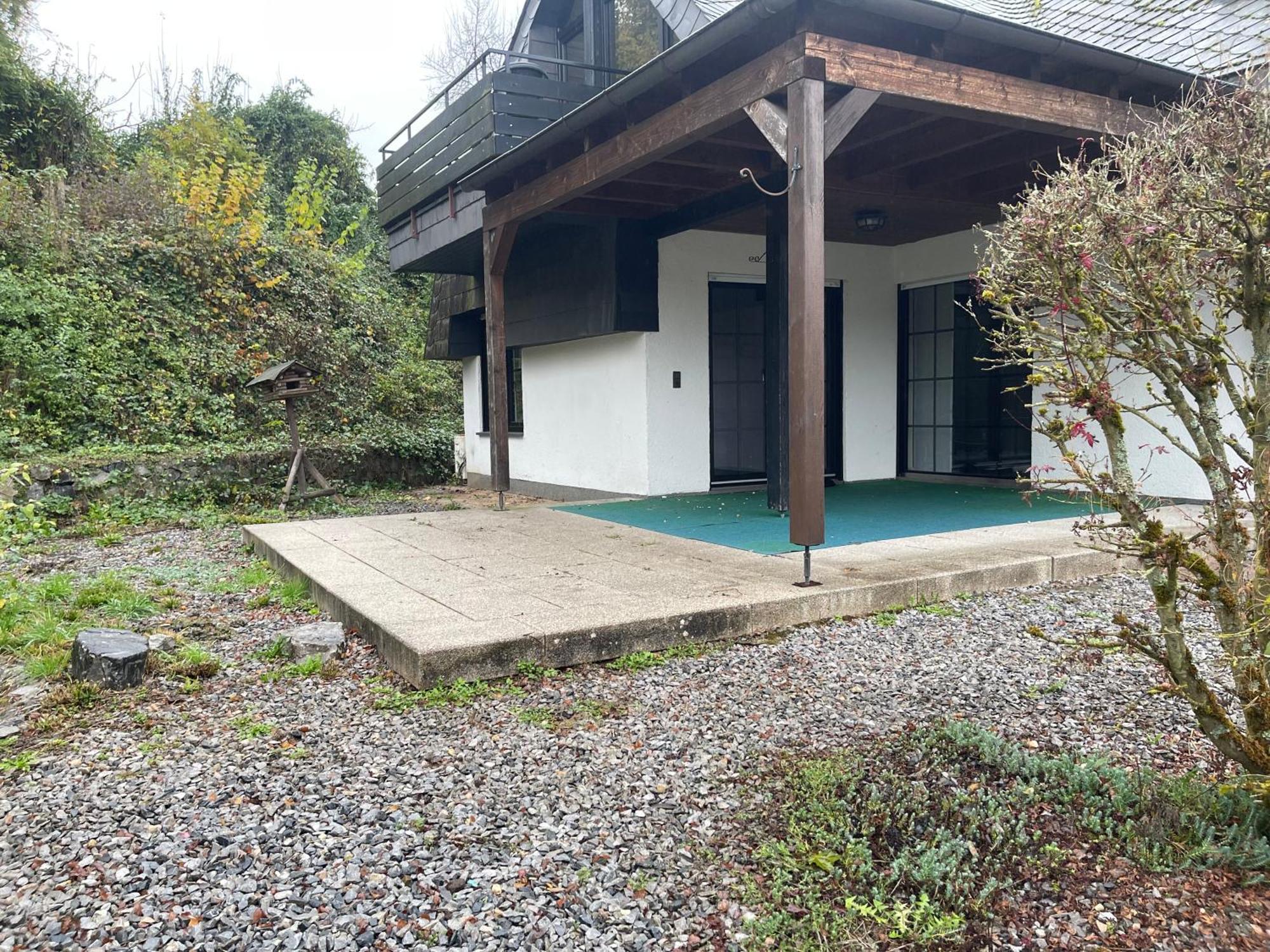 Gehobene Ferienwohnung Mit Grosser Terrasse Eigenem Garten Und Teich Ideal Sich Wohl Zu Fuehlen Hadamar Exterior photo